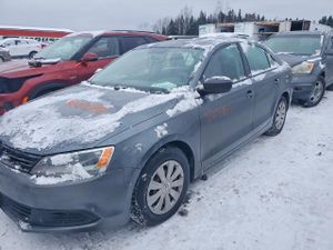 Volkswagen Jetta BASE 2.0L 4 2013