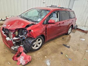 Toyota Sienna LE 3.5L 6 2012