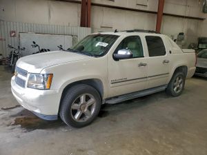 Chevrolet Avalanche LTZ 5.3L 8 2013