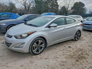 Hyundai Elantra SE 2.0L 4 2014