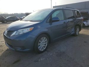 Toyota Sienna LE 3.5L 6 2015