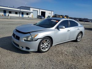 Nissan Maxima S 3.5L 6 2010