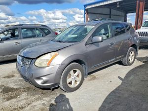 Nissan Rogue S 2.5L 4 2013