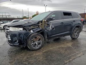 Toyota Highlander LE 3.5L 6 2018