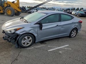 Hyundai Elantra SE 1.8L 4 2015