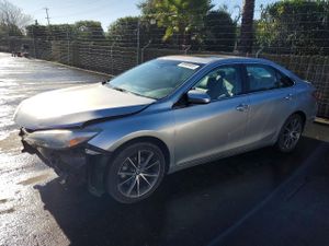 Toyota Camry LE 2.5L 4 2015