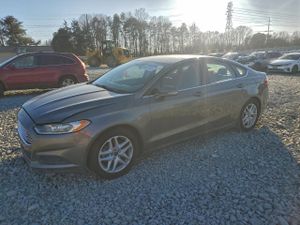 Ford Fusion SE 2.5L 4 2014
