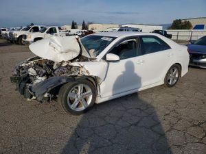 Toyota Camry L 2.5L 4 2014