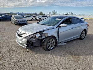 Hyundai Sonata SE 2.4L 4 2013