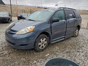 Toyota Sienna CE 3.5L 6 2010