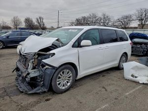 Toyota Sienna XLE 3.5L 6 2013
