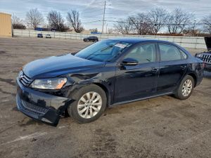 Volkswagen Passat S 2.5L 5 2012