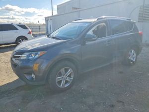 Toyota Rav4 XLE 2.5L 4 2014