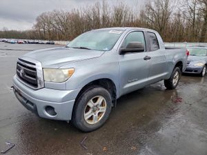 Toyota Tundra DOUBLE CAB SR5 4.6L 8 2011