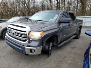 Toyota Tundra CREWMAX SR5 5.7L 8 2016