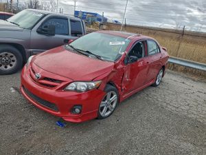 Toyota Corolla BASE 1.8L 4 2013