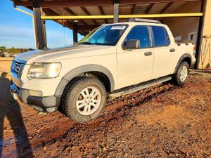 Ford Explorer XLT 4.0L 6 2010