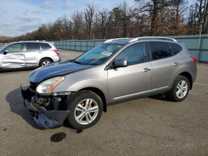 Nissan Rogue S 2.5L 4 2013