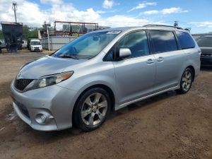 Toyota Sienna SPORT 3.5L 6 2014