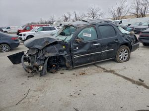 GMC Yukon DENALI 6.2L 8 2011