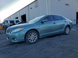 Toyota Camry BASE 2.5L 4 2011