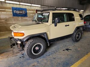 Toyota FJ Cruiser 4.0L 6 2010