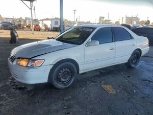 Toyota Camry CE 2.2L 4 2000