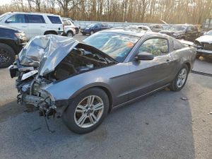 Ford Mustang 3.7L 6 2014