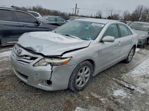 Toyota Camry BASE 2.5L 4 2011