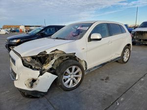 Mitsubishi Outlander ES 2.0L 4 2014