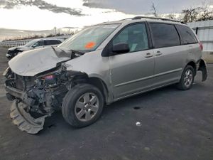Toyota Sienna CE 3.3L 6 2006