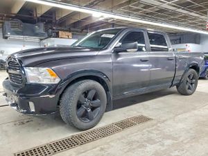 RAM 1500 SLT 5.7L 8 2015