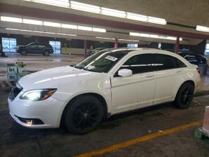 Chrysler 200 TOURING 3.6L 6 2013