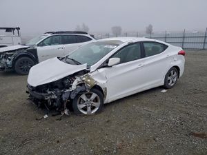 Hyundai Elantra GLS 1.8L 4 2013
