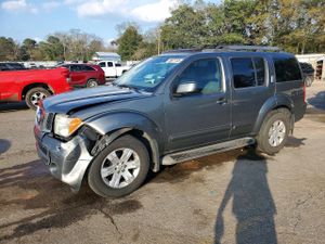 Nissan Pathfinder LE 4.0L 6 2005