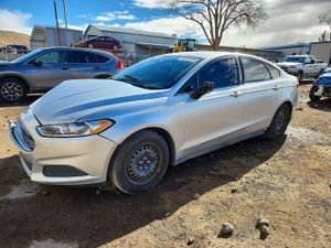 Ford Fusion S 2.5L 4 2014