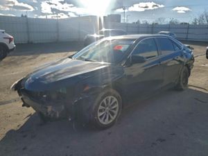Toyota Camry LE 2.5L 4 2015