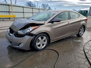 Hyundai Elantra GLS 1.8L 4 2013