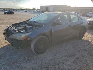 Toyota Camry LE 2.5L 4 2015