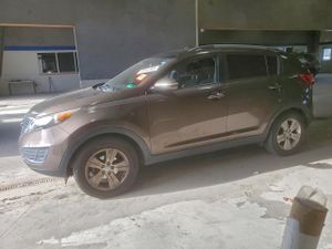 Kia Sportage LX 2.4L 4 2011