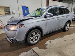 Mitsubishi Outlander SE 2.4L 4 2015