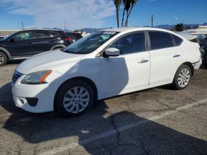 Nissan Sentra S 1.8L 4 2015