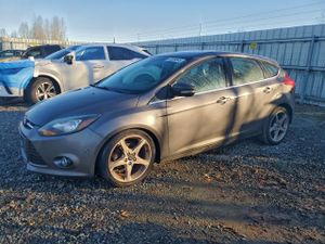 Ford Focus TITANIUM 2.0L 4 2012