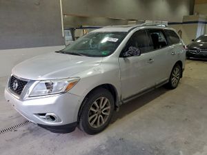 Nissan Pathfinder S 3.5L 6 2014
