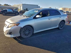 Toyota Corolla BASE 1.8L 4 2010