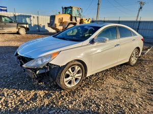 Hyundai Sonata SE 2.4L 4 2013