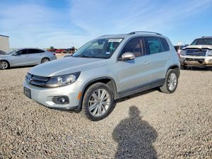 Volkswagen Tiguan S 2.0L 4 2014
