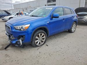 Mitsubishi Outlander SE 2.0L 4 2015