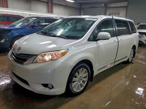 Toyota Sienna XLE 3.5L 6 2015
