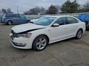 Volkswagen Passat S 1.8L 4 2015